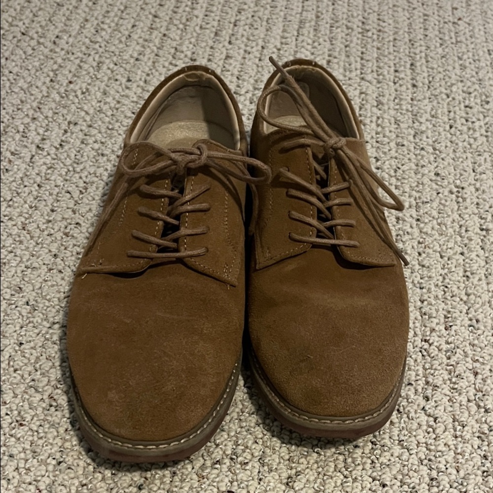 GH Bass & Co Men's Brown Suede Chukka Boots - Classic Lace-Up
